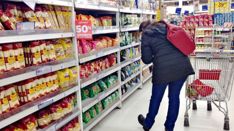 En 2023 más familias reacomodaran hábitos de consumo y recortaran gastos